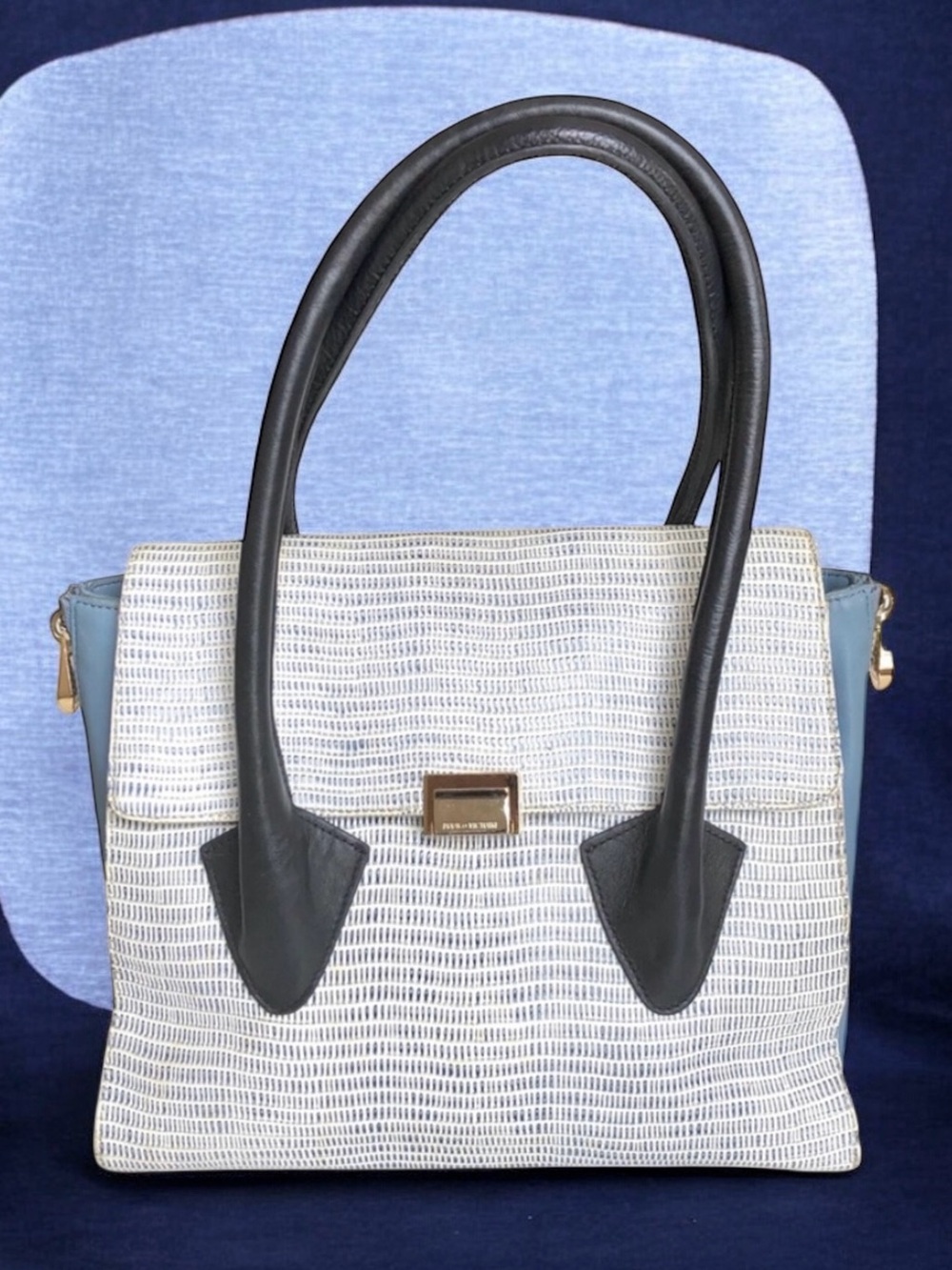 Pour La Victoire Shoulder Bag Leather Handbag